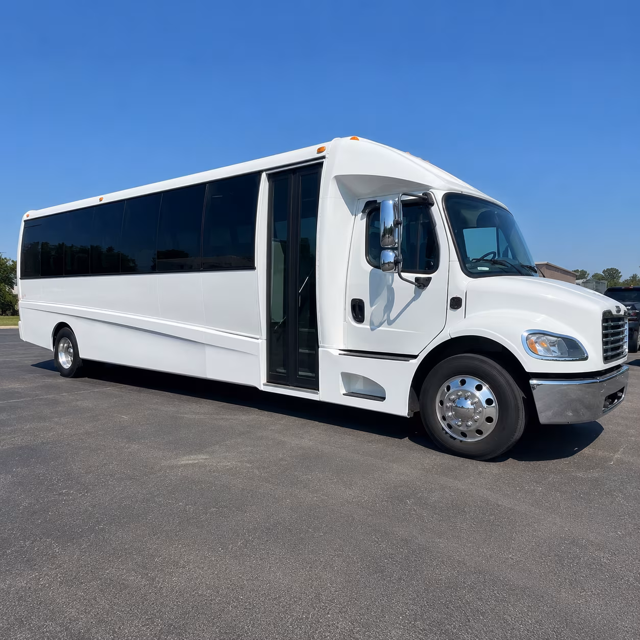 corporate airport transfer buses between jonesboro and memphis international