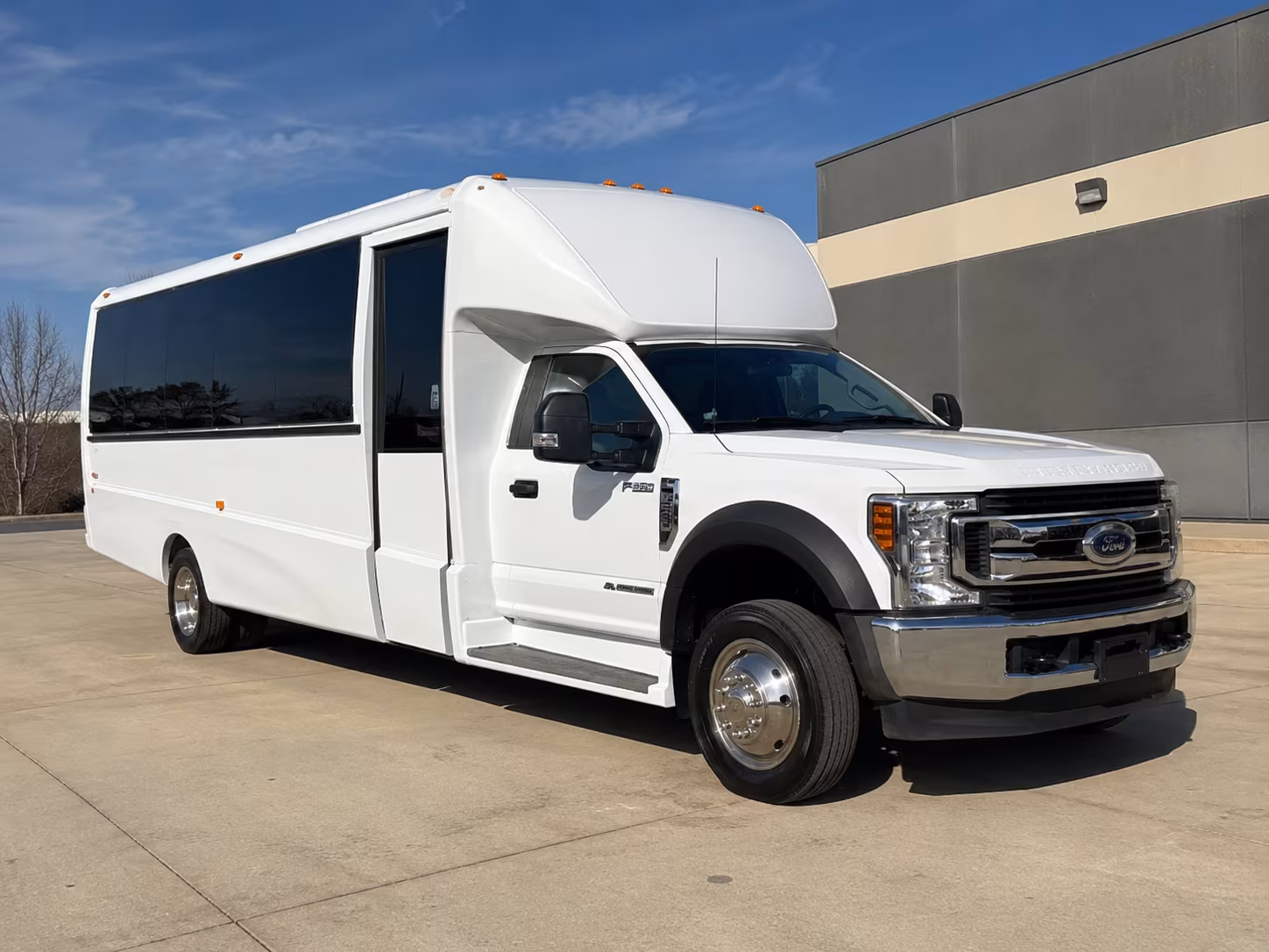 jonesboro wedding shuttle buses that keep every guest on schedule